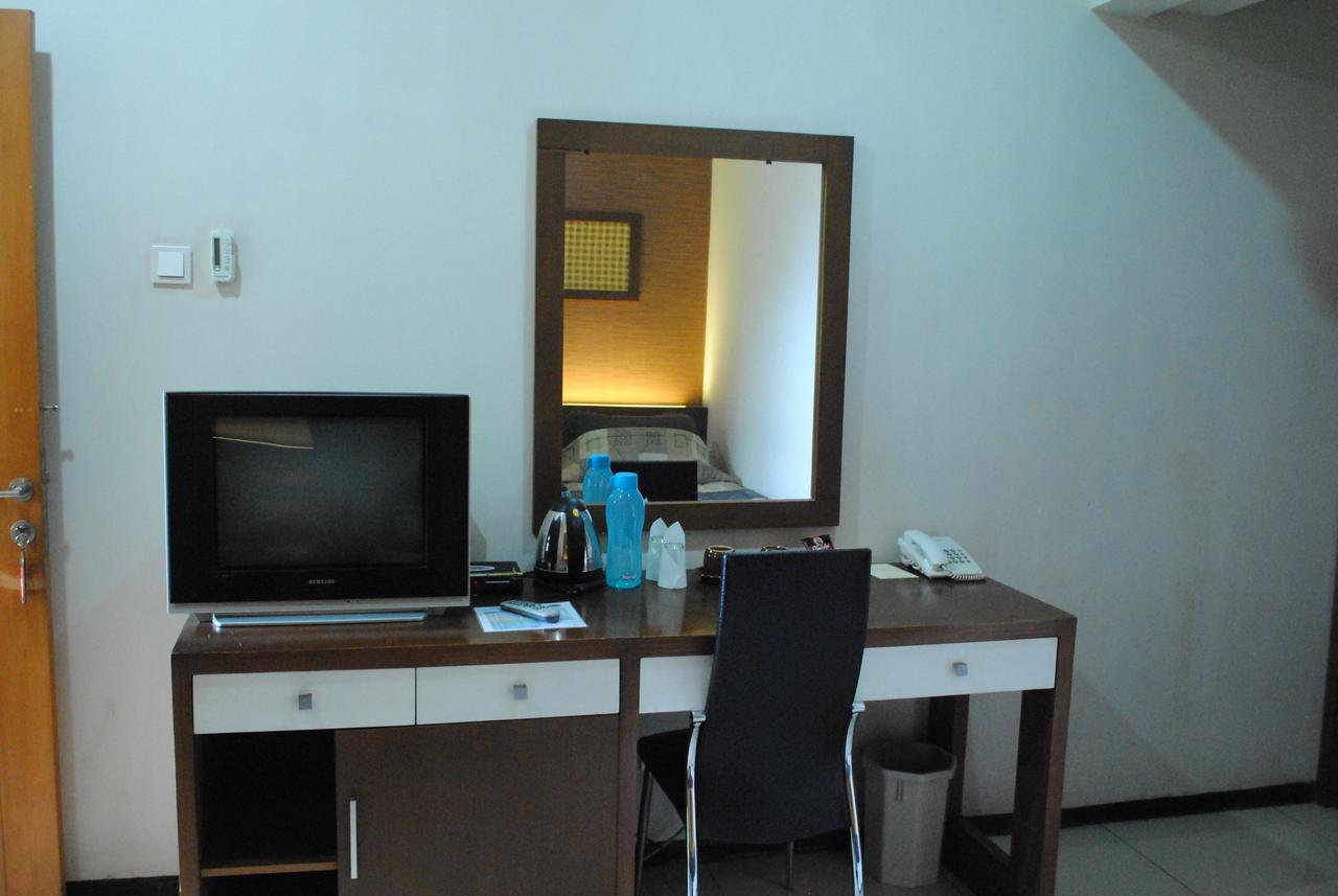 Hotel Wisata Baru Serang Extérieur photo